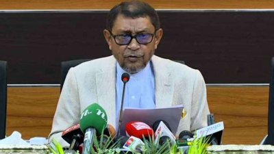 কথা বলছেন স্বাস্থ্যমন্ত্রী সরদার মো. সাখাওয়াত হোসেন