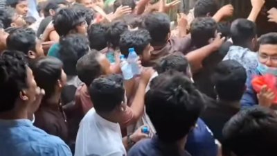 জাবিতে শিবিরের ইফতার অনুষ্ঠানে বিশৃঙ্খলা