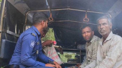 সিলেটের জকিগঞ্জে রাস্তার ইট লুটপাটের অভিযোগে যুব জামায়াতের এক নেতাসহ ছয় জনকে আটক করা হয়েছে