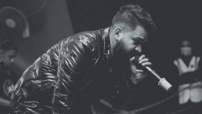 গানের মঞ্চে বালেন শাহ