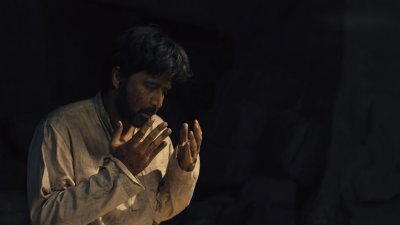 একটি দৃশ্যে আফরান নিশো
