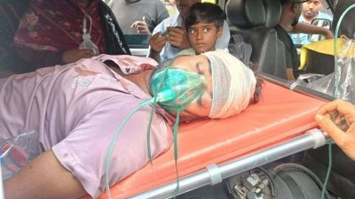 আহত বিকাশ এজেন্ট মোকলেছুর রহমান