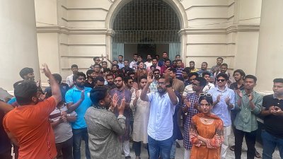 জবি ছাত্রদলের ভিসি ভবন ঘেরাও 