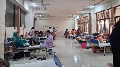 সরকারি হাসপাতালে কিডনি রোগীদের ভিড়