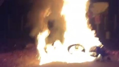 র‍্যাবের গাড়িতে আগুন