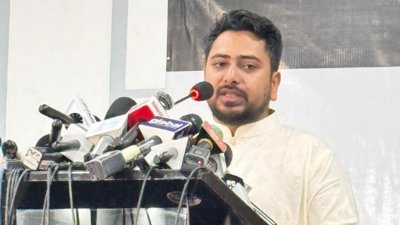 রংপুরে এনসিপির বিভাগীয় ইফতার মাহফিলে প্রধান অতিথি হিসেবে বক্তব্য দেন দলটির আহ্বায়ক নাহিদ ইসলাম