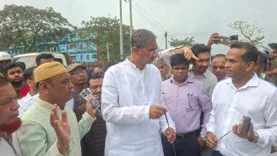 লক্ষ্মীপুরে খাল খনন কার্যক্রম পরিদর্শনে পানিসম্পদমন্ত্রী