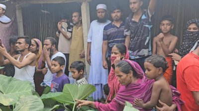 গাজীপুরের শ্রীপুরে একটি বাড়ির পাশের ডোবা থেকে অজ্ঞাতনামা এক নারীর তিন টুকরো খণ্ডিত লাশ উদ্ধার করেছে পুলিশ
