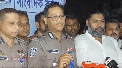 শনিবার বিকালে গাজীপুর পুলিশ লাইনসে সুধী সমাবেশে বক্তব্য দেন পুলিশের মহাপরিদর্শক মো. আলী হোসেন ফকির