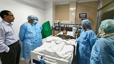 রাজধানীর এভারকেয়ার হাসপাতালে চিকিৎসাধীন মির্জা আব্বাস