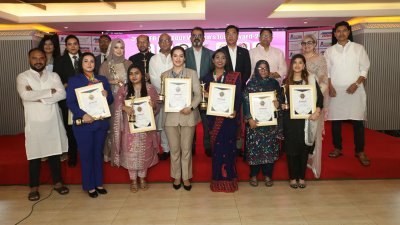 এভিয়েশন-ট্যুরিজম খাতে সম্মাননা পেলেন ১০ নারী