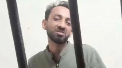 গ্রেফতার মনির সরদার