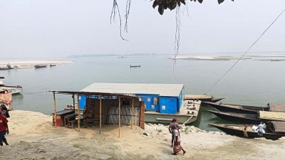 ঈদে কুড়িগ্রামে ঘরমুখো মানুষের পছন্দের পথ হয়ে ওঠে চিলমারী-রৌমারী নৌপথ