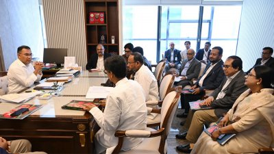 মন্ত্রিপরিষদ বিভাগে প্রধানমন্ত্রীর সঙ্গে কৃষক কার্ড প্রণয়ন সংক্রান্ত সেলের বৈঠক