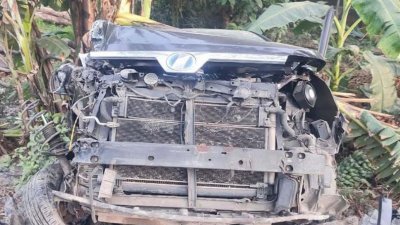 ট্রাকের ধাক্কায় মাইক্রোবাস দুম‌ড়েমুচড়ে আহত হয়েছেন জাতীয় নাগরিক পার্টির কুড়িগ্রাম-২ আসনের সংসদ সদস্য আতিকুর রহমান মো‌জা‌হিদ‌