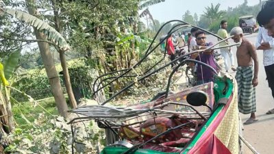 টাঙ্গাইলের ধনবাড়ীতে বাসচাপায় সিএনজিচালিত অটোরিকশার চালকসহ তিন জন নিহত