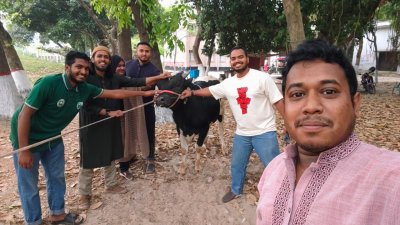 ক্যাম্পাসে থাকা শিক্ষার্থীদের জন্য বিশ্ববিদ্যালয় প্রশাসন ও শিক্ষার্থী প্রতিনিধিদের যৌথ আয়োজনে থাকছে বিশেষ ঈদ উপহার ও গণভোজের আয়োজন