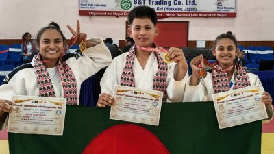 দুটি স্বর্ণ ও একটি ব্রোঞ্জ জিতেছে বাংলাদেশ।