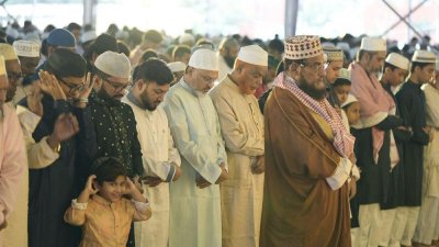 আগারগাঁওয়ে ডিএনসিসির ঈদ জামাত অনুষ্ঠিত