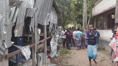 ফরিদপুরের ভাঙ্গায় আধিপত্য বিস্তার এবং এক নারীর সঙ্গে যুবকের টিকটক ভিডিও তৈরি করাকে কেন্দ্র করে দুই পক্ষের মধ্যে সংঘর্ষ