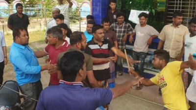 ফিলিং স্টেশনে মোটরসাইকেলের তেল নিতে গিয়ে মারধরের শিকার হন বিএনপি নেতা