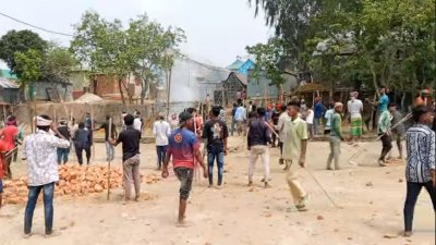 সকাল ১০টা থেকে সংঘর্ষ চলছে
