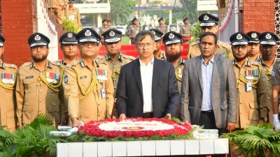 মুক্তিযুদ্ধে শহীদ পুলিশ সদস্যদের প্রতি স্বরাষ্ট্রমন্ত্রী ও আইজিপির শ্রদ্ধা