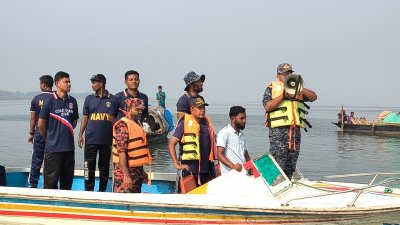 চলছে তৃতীয় দিনের উদ্ধারকাজ