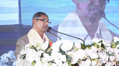 স্বাধীনতা দিবস উপলক্ষে ডিএসসিসি আয়োজিত বীর মুক্তিযোদ্ধা সংবর্ধনা অনুষ্ঠানে মুক্তিযুদ্ধবিষয়ক মন্ত্রী আহমেদ আযম খান। ছবি: সংগৃহীত