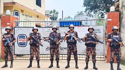 তেলের ডিপোতে পাহারা দিচ্ছে বিজিবি
