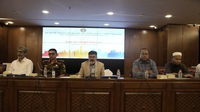 রাজধানীর নগর ভবনের ডিএনসিসির সভায় প্রশাসক মো. শফিকুল ইসলাম খান। ছবি: সংগৃহীত