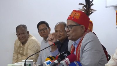 জাতীয়তাবাদী ক্ষুদ্র জাতিগোষ্ঠী দল আয়োজিত মতবিনিময় সভায় বক্তব্য রাখছেন মির্জা ফখরুল ইসলাম আলমগীর