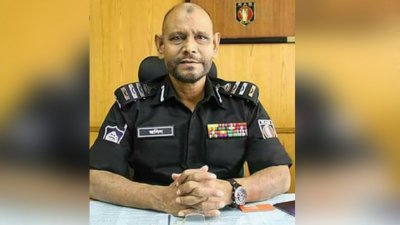 পুলিশের সাবেক উপ-মহাপরিদর্শক (ডিআইজি) আব্দুল জলিল মণ্ডল
