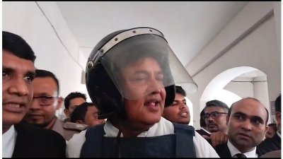 ঢাকার চিফ মেট্রোপলিটন ম্যাজিস্ট্রেে আদালতে নিষিদ্ধ ছাত্রলীগের সাবেক কেন্দ্রীয় সাধারণ সম্পাদক অজয় কর খোকন