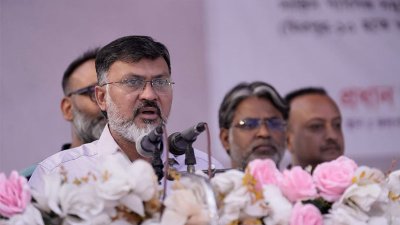 মিরপুরে সড়ক ও নর্দমা উন্নয়ন কাজের উদ্বোধন অনুষ্ঠানে বক্তব্য রাখেন ডিএনসিসি প্রশাসক মো. শফিকুল ইসলাম খান