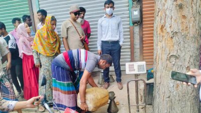 ফরিদপুরে অবৈধভাবে পেট্রল মজুত করে অতিরিক্ত দামে বিক্রি করায় এক ব্যবসায়ীকে ২০ হাজার টাকা জরিমানা করেছেন ভ্রাম্যমাণ আদালত