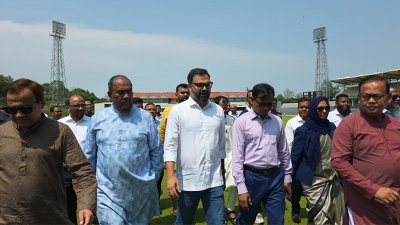 সিলেট জেলা স্টেডিয়ামের মাঠ পরিদর্শন করেন আমিনুল হক