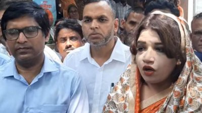শনিবার দুপুরে নগরকান্দা উপজেলা স্বাস্থ্য কমপ্লেক্স পরিদর্শনের পর সাংবাদিকদের সঙ্গে কথা বলেন শামা ওবায়েদ