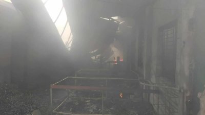 কেরানীগঞ্জের আকরাম গ্যাসলাইটার কারখানায় অগ্নিকাণ্ড