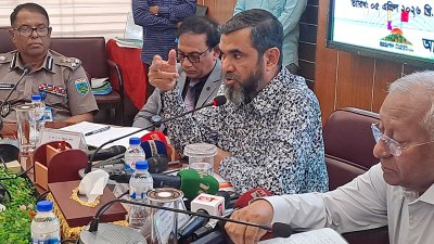বগুড়ায় মতবিনিময় সভায় বক্তব্য দেন নির্বাচন কমিশনার বিগ্রেডিয়ার জেনারেল (অব.) আবু ফজল মো. সানাউল্লাহ