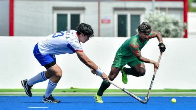 ম্যাচের একটি দৃশ্য।
