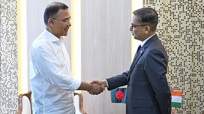 তারেক রহমানের সঙ্গে সৌজন্য সাক্ষাৎ করেছেন ঢাকায় নিযুক্ত ভারতীয় হাইকমিশনার প্রণয় কুমার ভার্মা। ছবি: সংগৃহীত