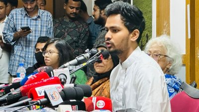 গোলটেবিল আলোচনায় আসিফ মাহমুদ সজীব ভূঁইয়া