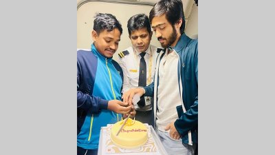 পাকিস্তানে স্বর্ণপদকজয়ীরা বিমানেই পেলেন অন্যরকম সংবর্ধনা
