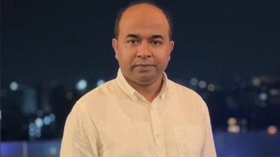আকবর হোসেন