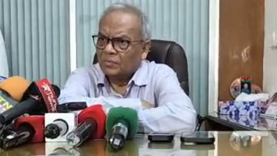 সংরক্ষিত নারী আসনে মনোনয়ন ফর্ম বিক্রির দ্বিতীয় দিনের কার্যক্রমের উদ্বোধনীতে সাংবাদিকদের সঙ্গে কথা বলেন রুহুল কবির রিজভী