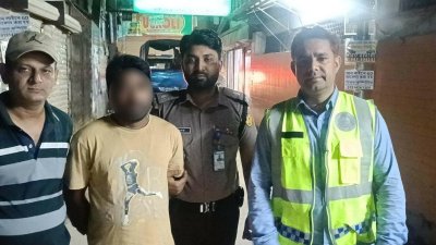 রাজধানীর কদমতলী থেকে গ্রেফতার হওয়া সেকান্দার। ছবি: সংগৃহীত
