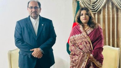 পররাষ্ট্র প্রতিমন্ত্রী শামা ওবায়েদ ইসলামের সঙ্গে সৌজন্য সাক্ষাৎ করেছেন বাংলাদেশে নিযুক্ত ইরানের রাষ্ট্রদূত জলিল রহিমি জাহানাবাদী। ছবি: সংগৃহীত