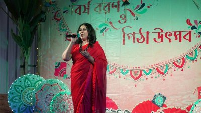 ইন্ডিয়ানার নোবলসভিল ফেয়ারগ্রাউন্ডে বিসিআই আয়োজিত অনুষ্ঠানে সামিনা চৌধুরী। ছবি: সংগৃহীত