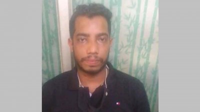 আটককৃত অটোরিকশা চালক মোহাম্মদ হাসান